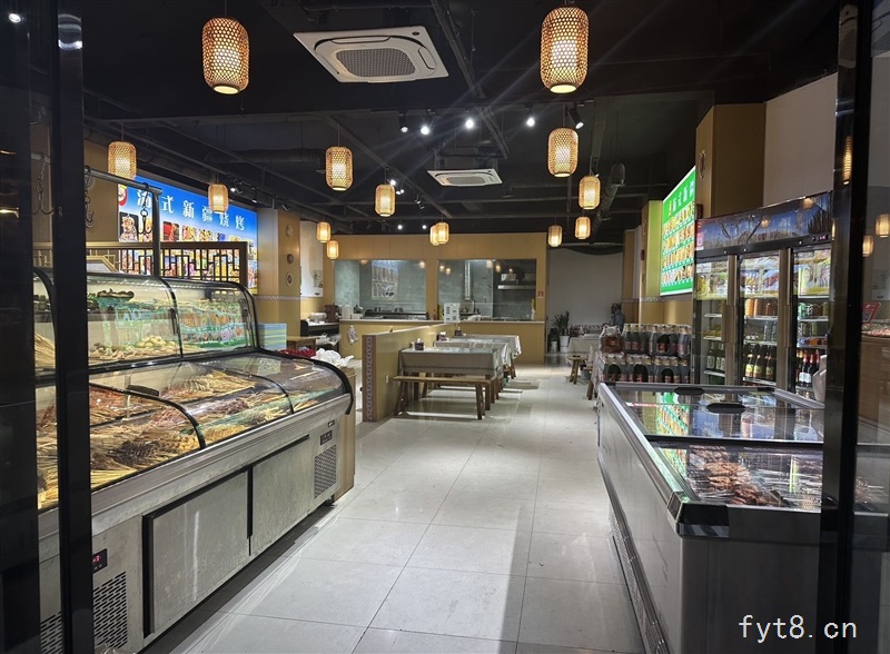 阜阳颍州区十字路口旺铺转让